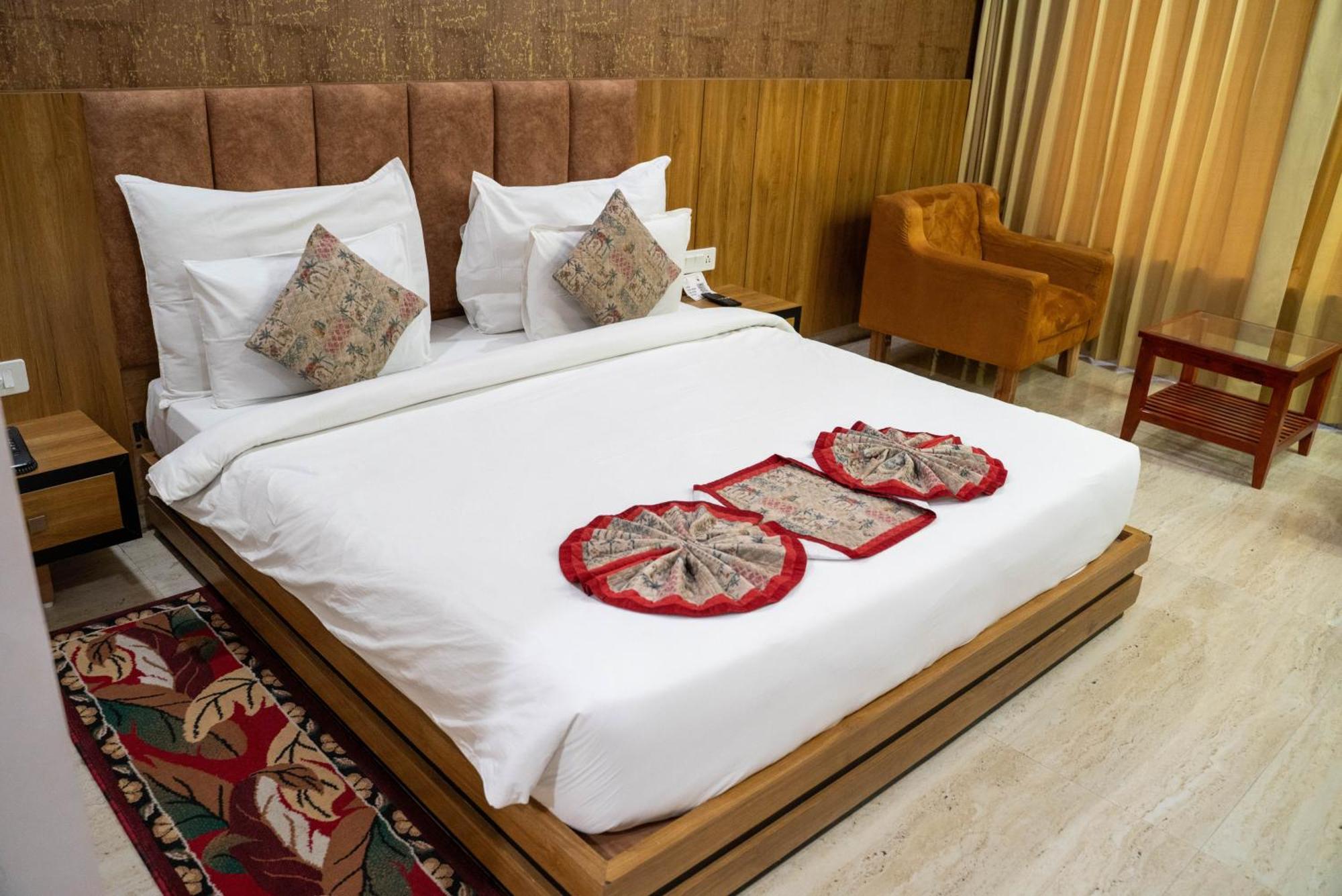 Bamboo Saa Mulberry Resort พุชการ์ ภายนอก รูปภาพ
